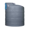 Zbiornik na AdBlue 2500 l Swimer Blue Tank Eco-Line ELDPS w widoku bocznym, z zamkniętą niebieską szafką na barku zbiornika
